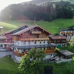 Feriehus Holiday flat Käferhof, Bramberg am Wildkogel