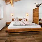 Feriehus Holiday flat Käferhof, Bramberg am Wildkogel